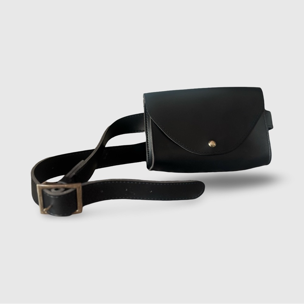 Sleek Black Crossbody Bag
